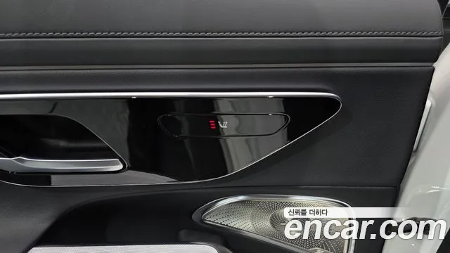 Mercedes-Benz E-Class — Фото автомобиля 20