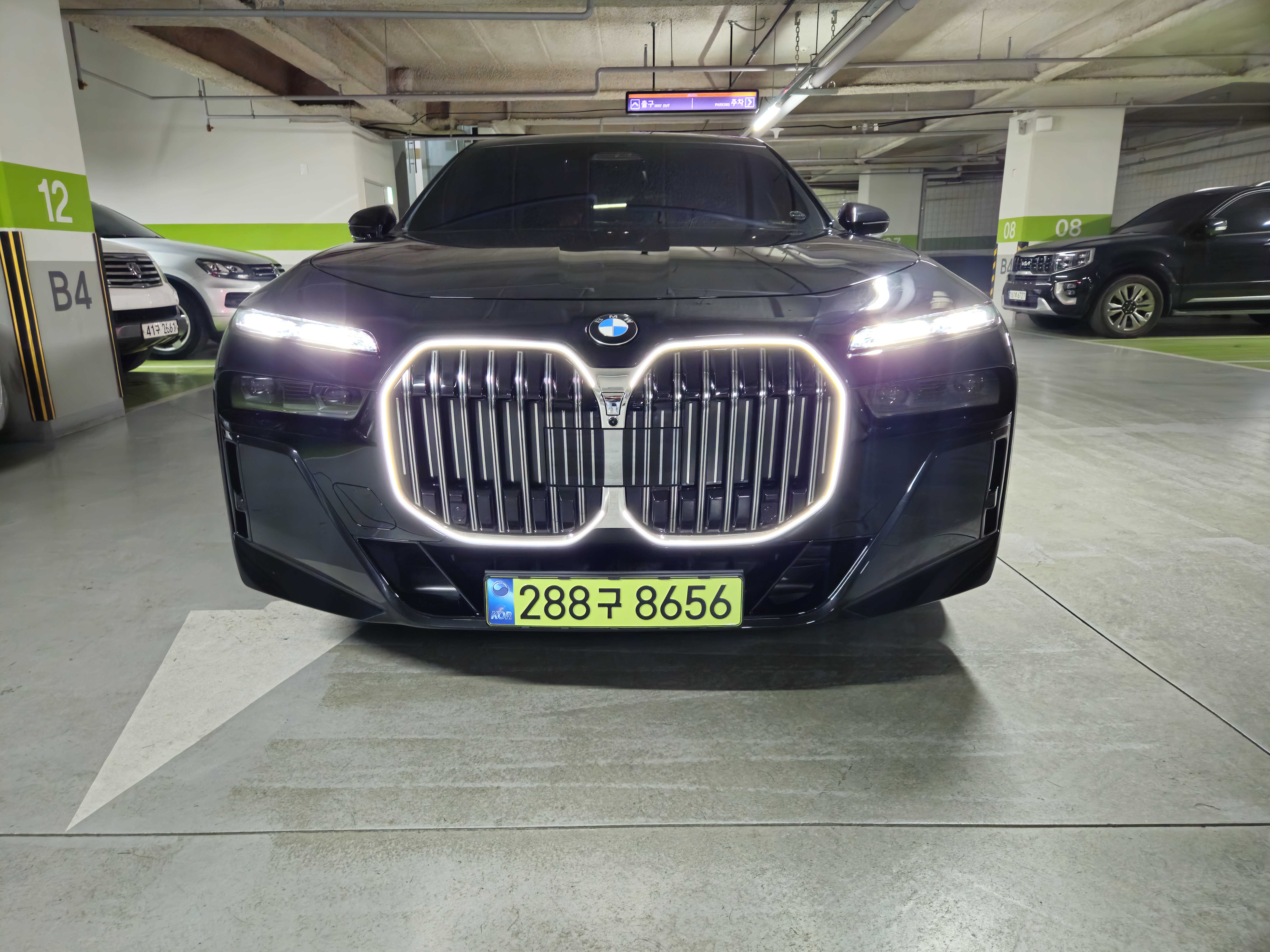 BMW 7 Series G70 — Фото автомобиля 3