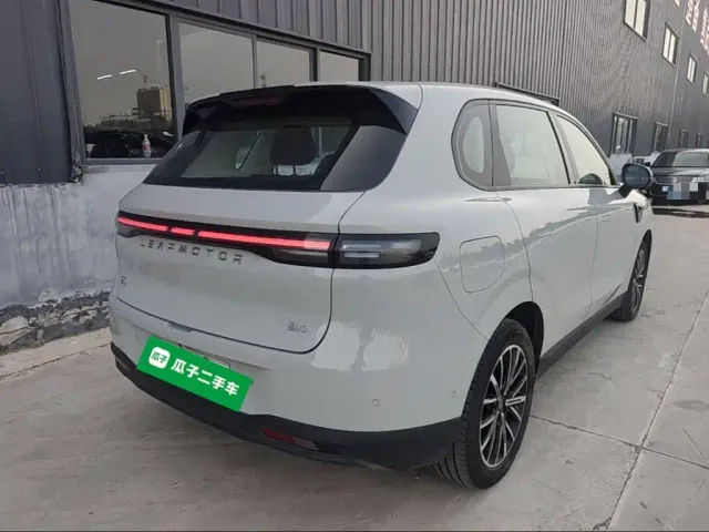 Leapmotor B10 — Фото автомобиля 6