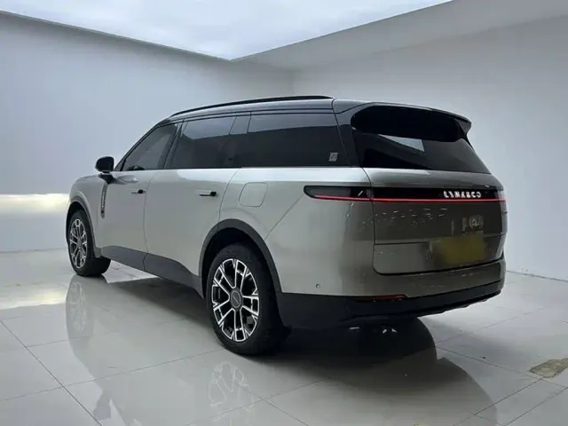 Lynk & Co 900 — Фото автомобиля 8
