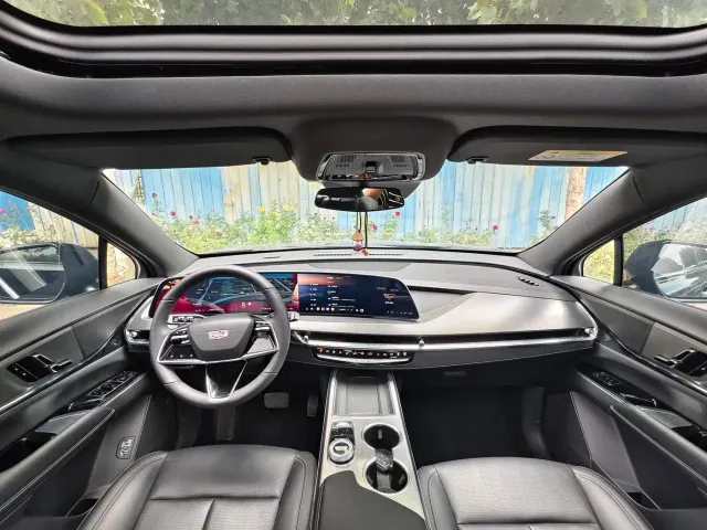 Cadillac XT5 — Фото автомобиля 4