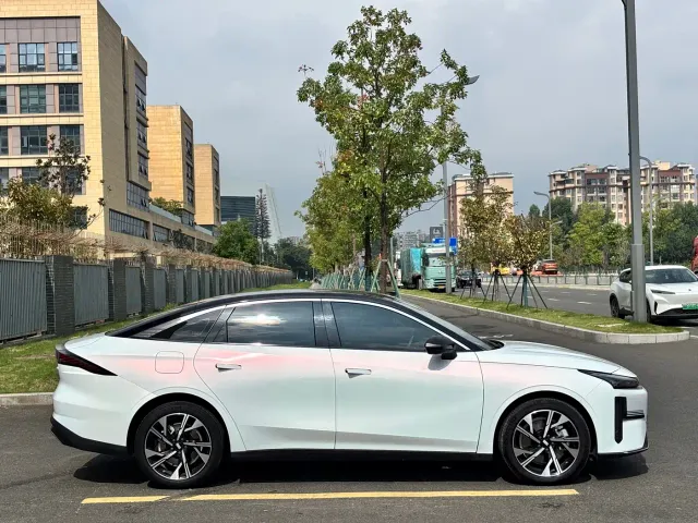 Geely Galaxy L6 — Фото автомобиля 15