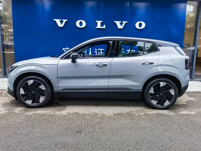 Volvo EX30 — Фото автомобиля 4