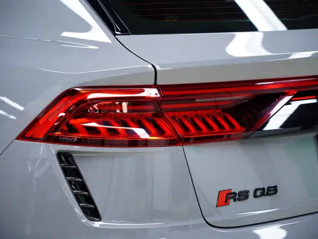 Audi RS Q8 — Фото автомобиля 3