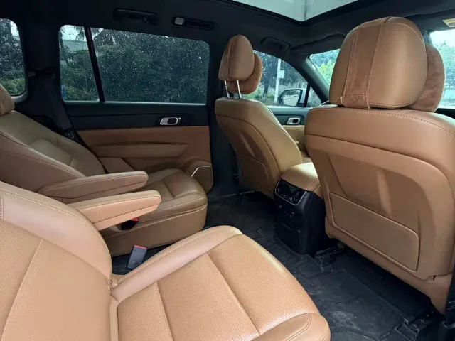 Li Auto ONE — Фото автомобиля 5