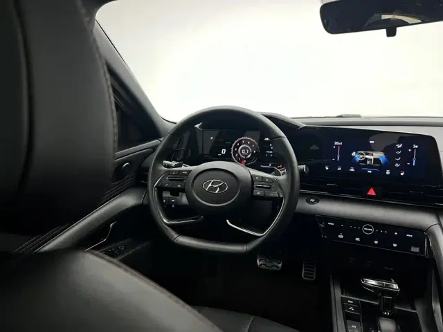 Hyundai Elantra — Фото автомобиля 18