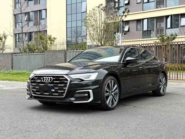 Фотография автомобиля — Audi A6L