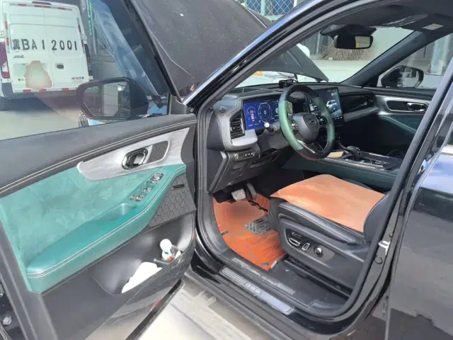 GAC Trumpchi GS8 — Фото автомобиля 17