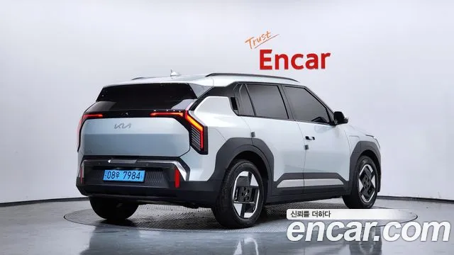 Kia EV3 — Фото автомобиля 2