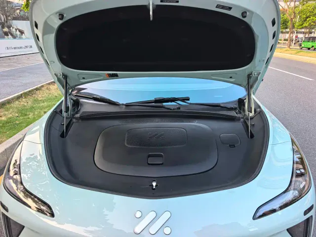 IM Motors LS7 — Фото автомобиля 18