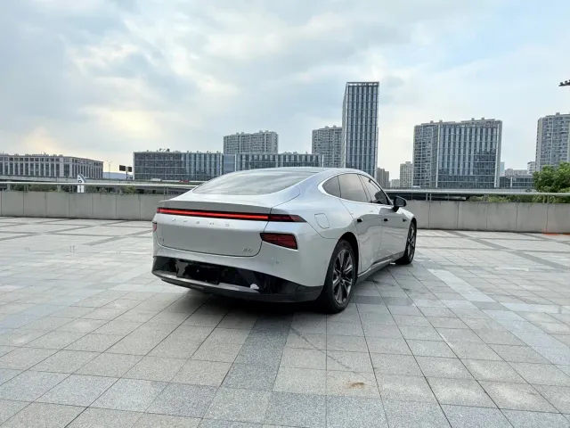 Xpeng P7 — Фото автомобиля 5