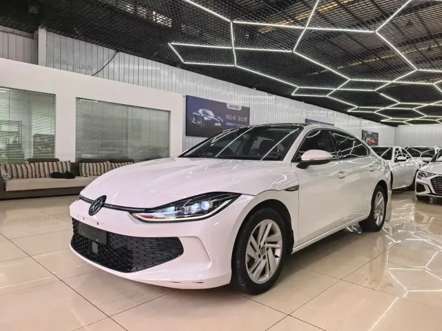 Фотография автомобиля — Volkswagen Lamando