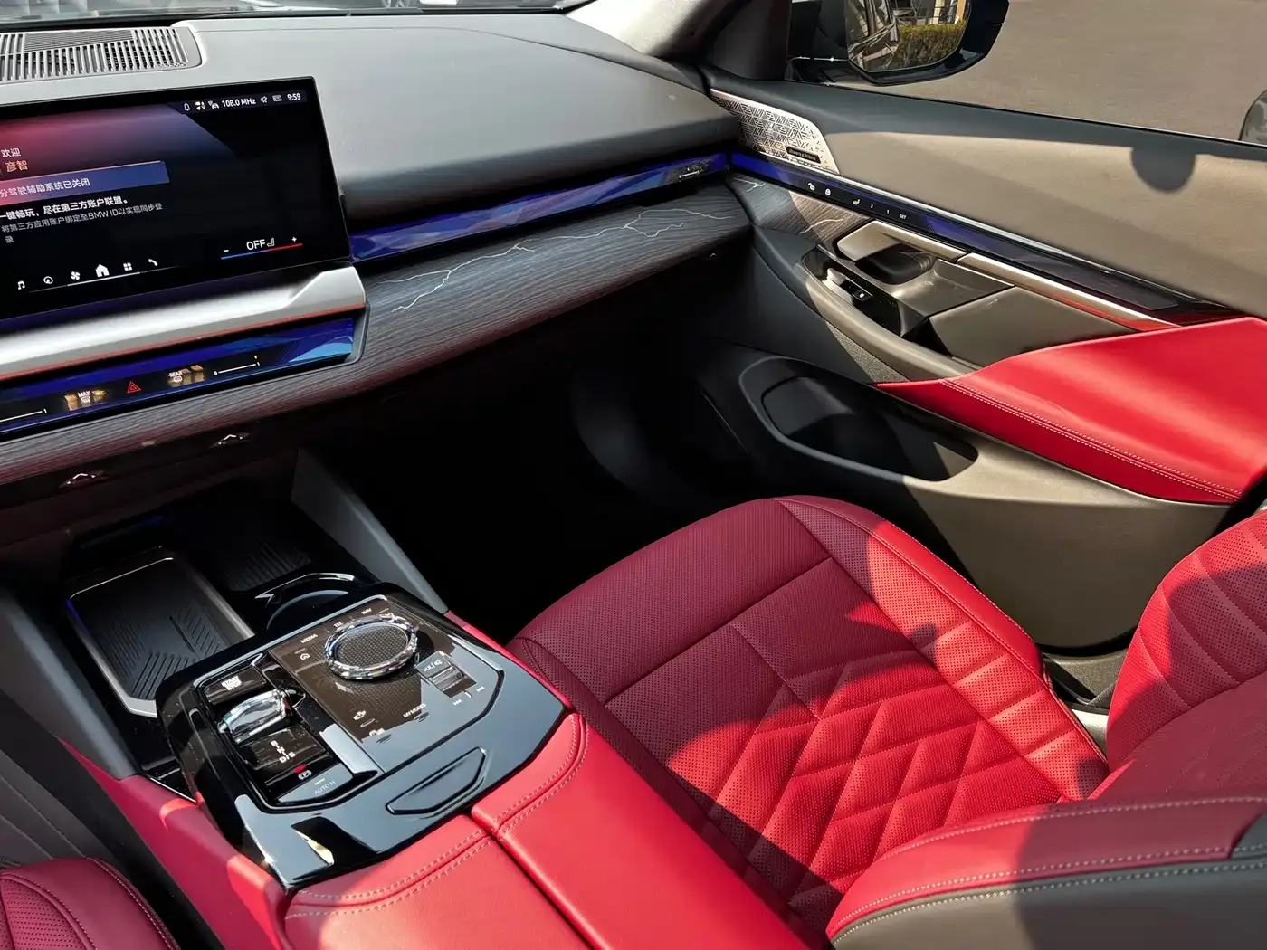 BMW BMW 5 Series 2025 530Li Premium M Sport Package — Фото автомобиля 17