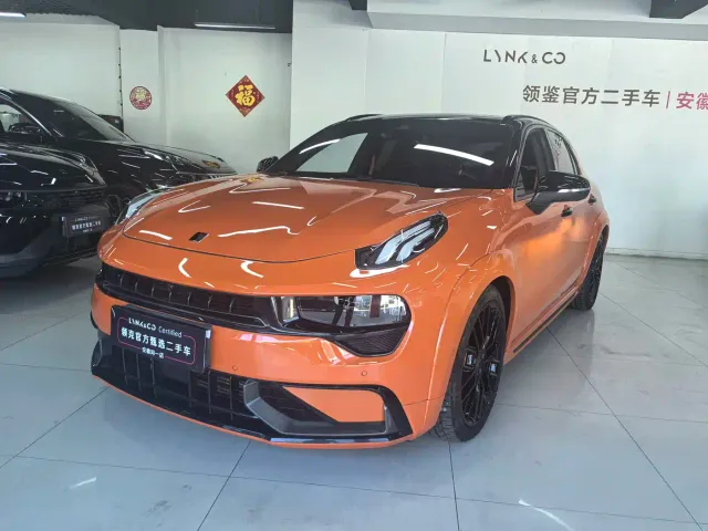 Фотография автомобиля — Lynk & Co 02 Hatchback