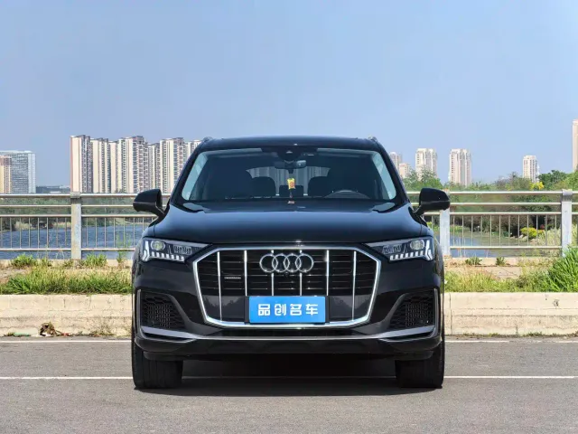 Audi Q7 — Фото автомобиля 2