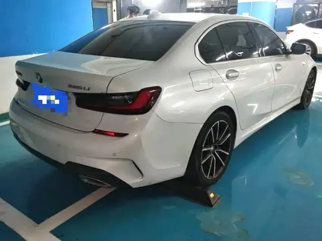 BMW 3 Series — Фото автомобиля 2