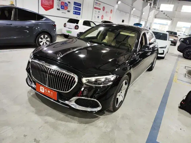 Фотография автомобиля — Mercedes-Benz Maybach S-Class