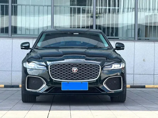 Jaguar XFL — Фото автомобиля 2