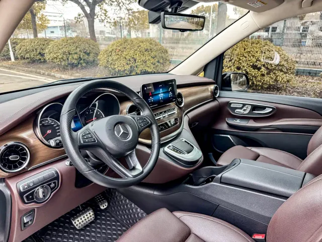 Mercedes-Benz V-Class — Фото автомобиля 5