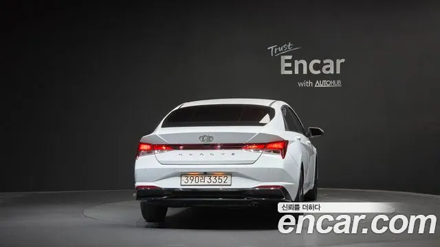 Hyundai Avante CN7 — Фото автомобиля 4