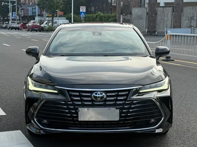 Toyota Avalon — Фото автомобиля 2