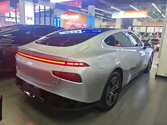 Xpeng P7 — Фото автомобиля 6