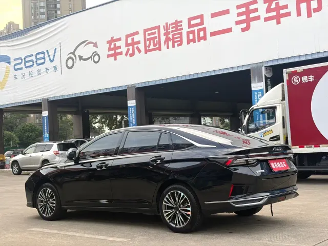 Dongfeng Yixuan MAX — Фото автомобиля 4