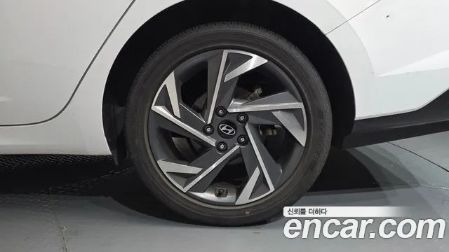 Hyundai Avante CN7 — Фото автомобиля 6