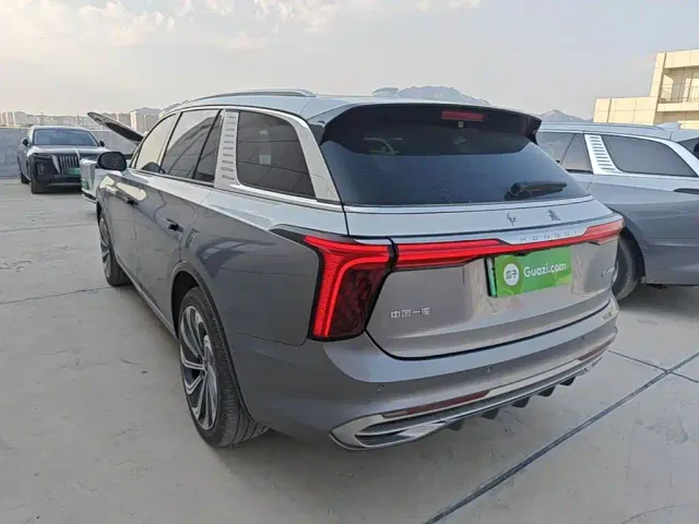 Hongqi E-HS9 — Фото автомобиля 4