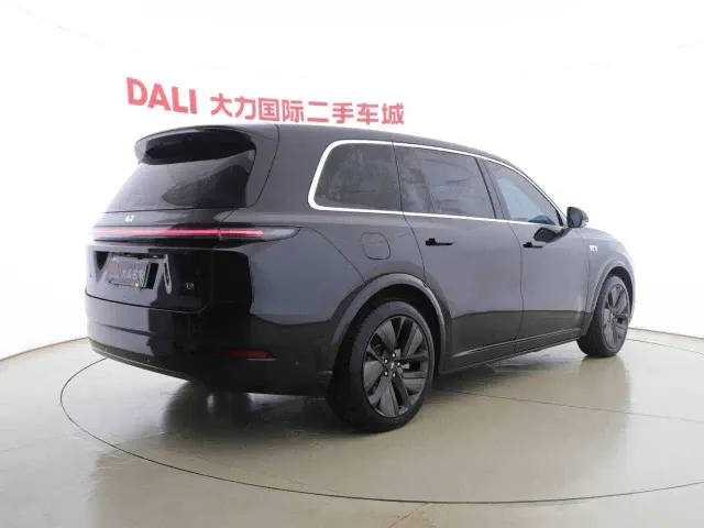 Li Auto L9 — Фото автомобиля 13