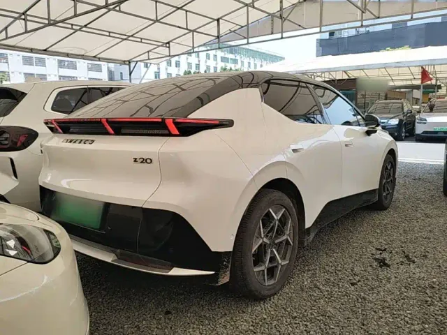 Lynk & Co Z20 — Фото автомобиля 6