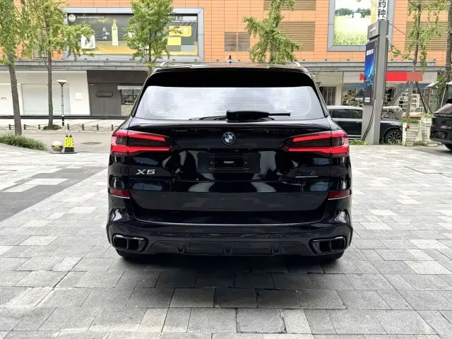 BMW X5 — Фото автомобиля 9