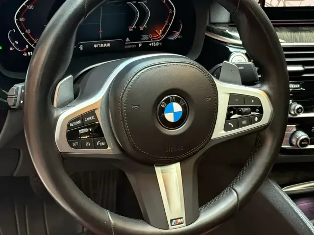 BMW 5 Series — Фото автомобиля 3
