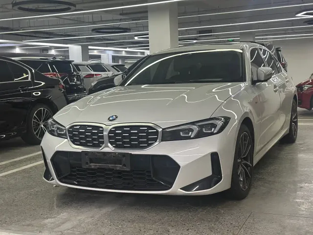 Фотография автомобиля — BMW 3 Series