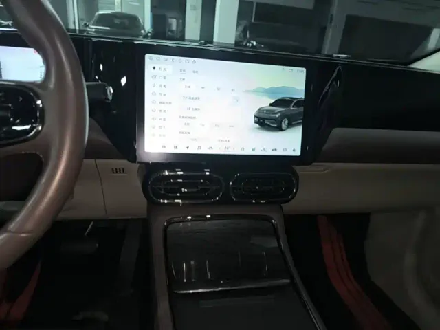 Leapmotor C11 — Фото автомобиля 12