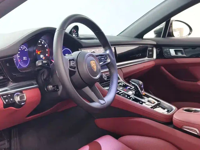 Porsche Panamera — Фото автомобиля 10