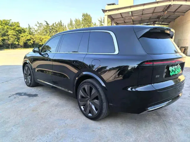 Li Auto L9 — Фото автомобиля 7