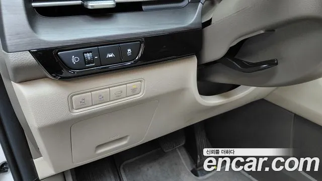 Kia Carnival Generation 4 — Фото автомобиля 29