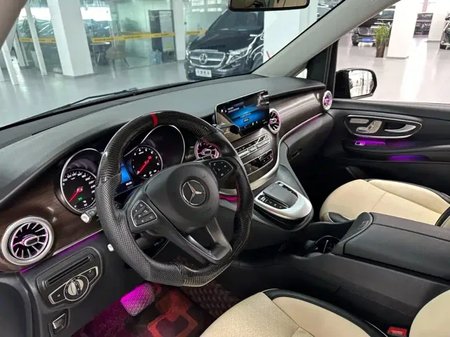 Mercedes-Benz V-Class — Фото автомобиля 4