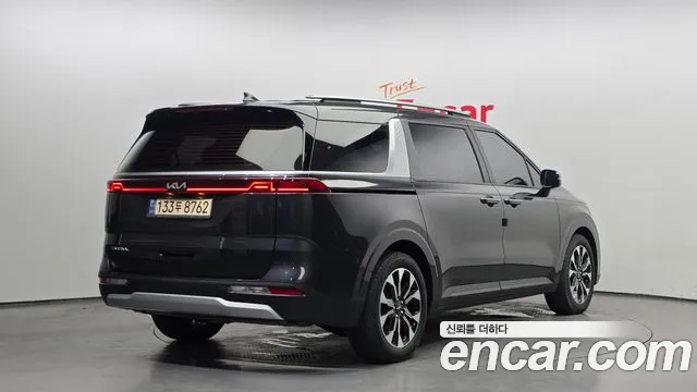 Kia Canival — Фото автомобиля 2