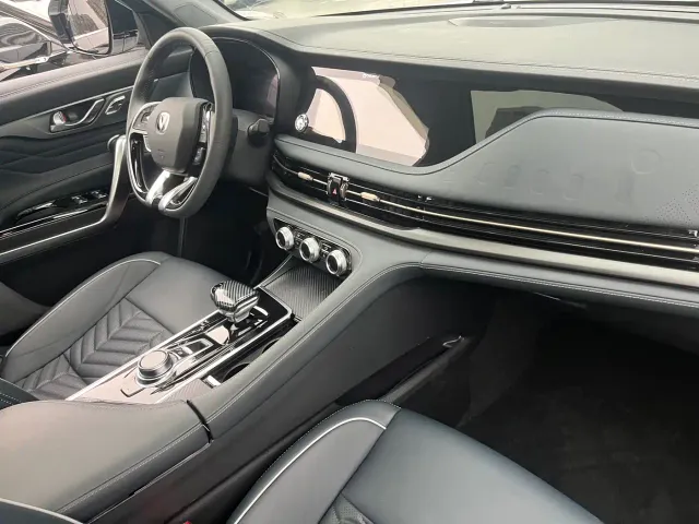 Changan CS95 — Фото автомобиля 23