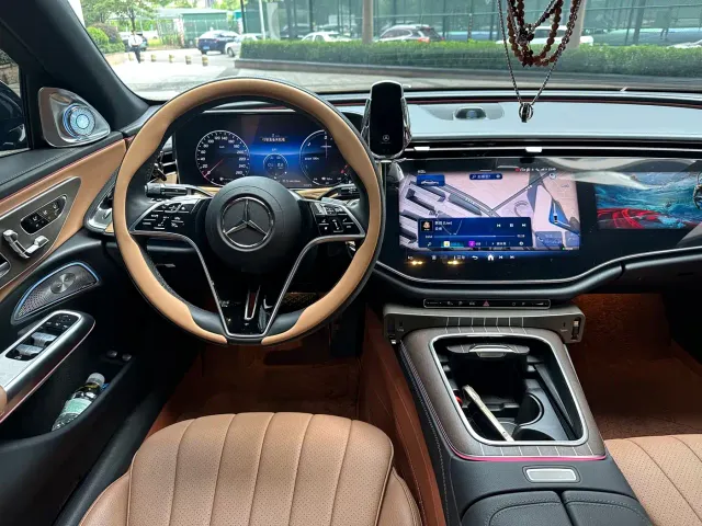 Mercedes-Benz E-Class — Фото автомобиля 12