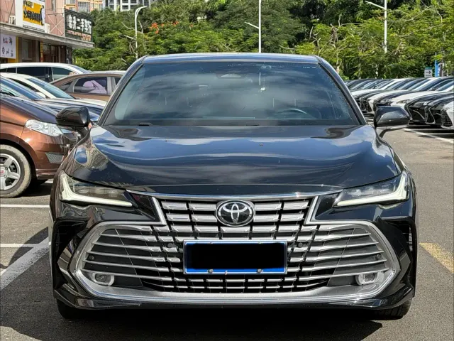 Toyota Avalon — Фото автомобиля 2