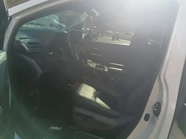 Toyota Sienna — Фото автомобиля 9