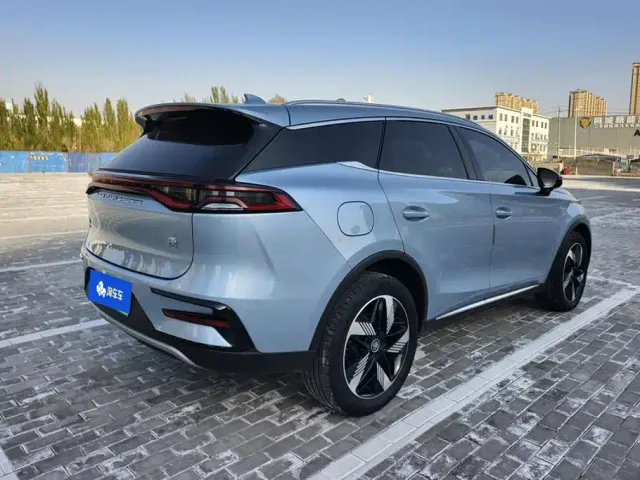 BYD Tang — Фото автомобиля 3