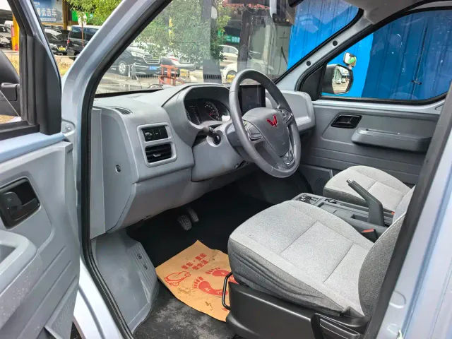 Wuling Yangguang — Фото автомобиля 5