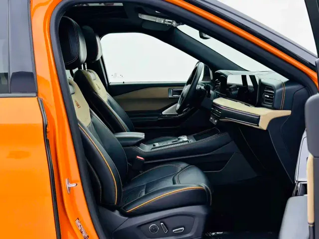 Ford Explorer — Фото автомобиля 15
