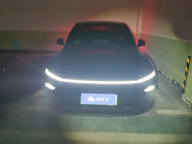 Tesla Model Y — Фото автомобиля 2