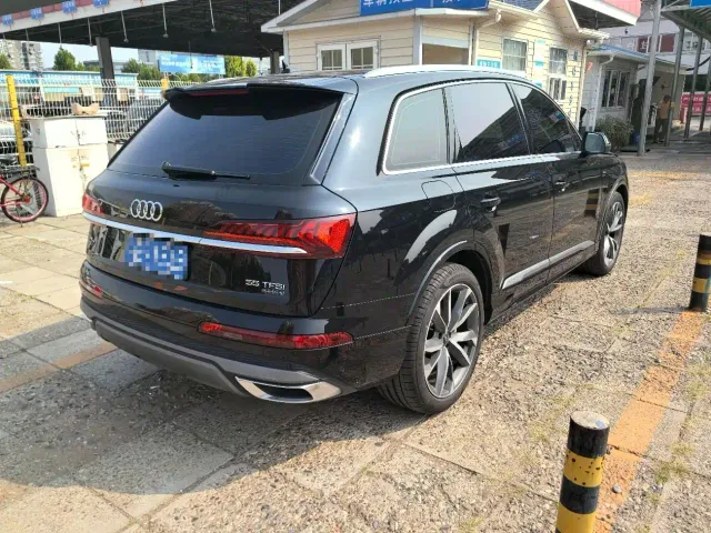 Audi Audi Q7 2022 55 TFSI quattro S line Sport — Фото автомобиля 9