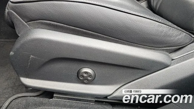 Mercedes-Benz E-Class — Фото автомобиля 22